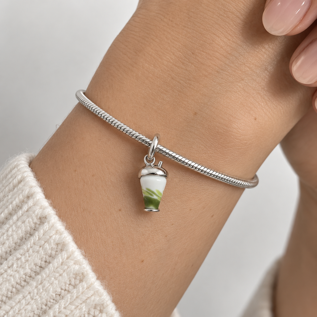 Charm  Matcha Latte Plata Ley .925